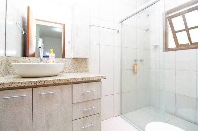 Imagem Casa com 3 Quartos à Venda, 192 m² em Passo Das Pedras - Porto Alegre Imagem Casa com 3 Quartos à Venda, 192 m² em Passo Das Pedras - Porto Alegre