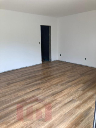 Imagem Imóvel com 3 Quartos à Venda, 295 m²