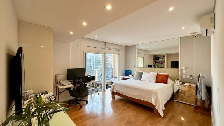 Imagem Apartamento com 3 Quartos à Venda, 223 m² em Itaim Bibi - São Paulo