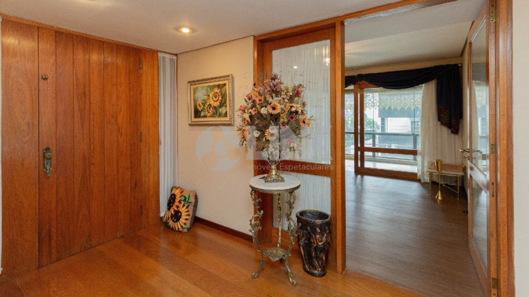 Imagem Apartamento com 3 Quartos à Venda, 315 m² em Petrópolis - Porto Alegre Imagem Apartamento com 3 Quartos à Venda, 315 m² em Petrópolis - Porto Alegre