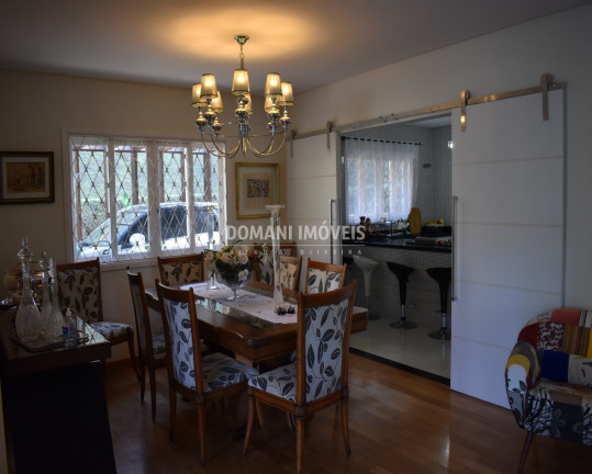 Imagem Casa com 4 Quartos à Venda, 215 m² em Região De Capivari - Campos Do Jordão Imagem Casa com 4 Quartos à Venda, 215 m² em Região De Capivari - Campos Do Jordão