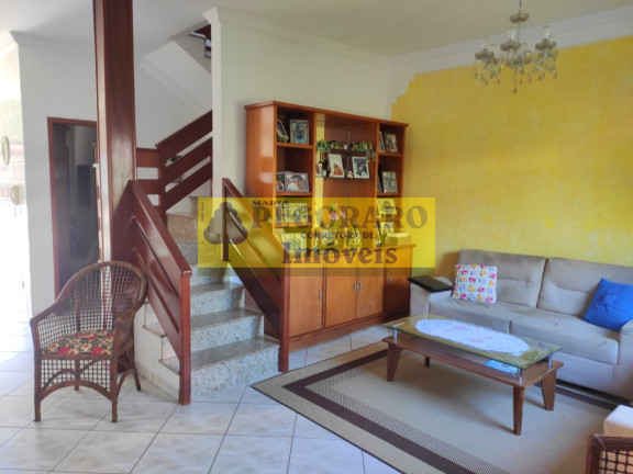 Imagem Sobrado com 6 Quartos à Venda, 250 m² em Martim De Sá - Caraguatatuba Imagem Sobrado com 6 Quartos à Venda, 250 m² em Martim De Sá - Caraguatatuba