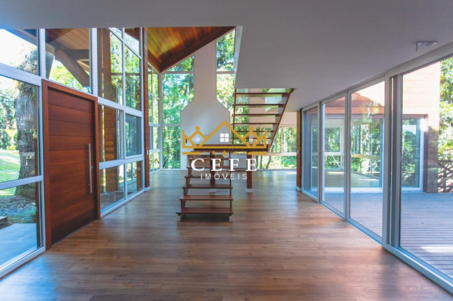 Imagem Casa com 4 Quartos à Venda, 385 m² em Centro - Gramado
