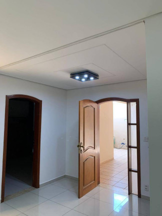 Imagem Casa com 3 Quartos à Venda, 180 m² em Jardim Danúbio - Jundiaí