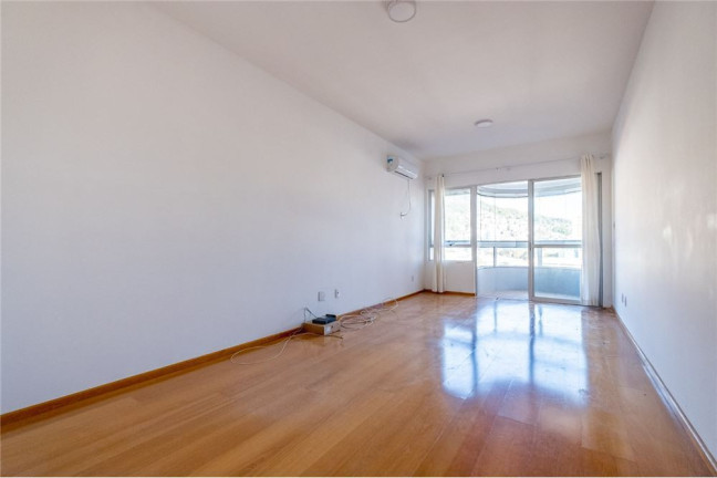 Imóvel com 2 Quartos à Venda,  em Centro - Florianópolis