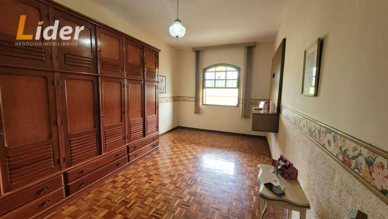 Imagem Casa com 3 Quartos à Venda, 281 m² em Bom Clima - Juiz De Fora