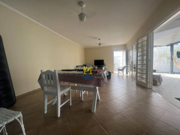 Imagem Casa com 4 Quartos à Venda, 251 m² em Canto Do Forte - Praia Grande Imagem Casa com 4 Quartos à Venda, 251 m² em Canto Do Forte - Praia Grande