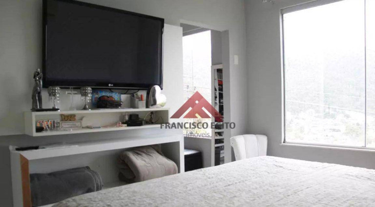Imagem Casa com 4 Quartos à Venda, 250 m² em São Francisco - Niterói Imagem Casa com 4 Quartos à Venda, 250 m² em São Francisco - Niterói