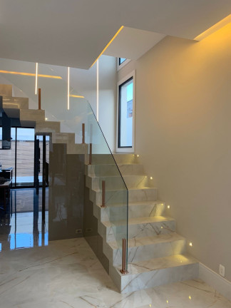 Imagem Casa com 3 Quartos à Venda, 210 m²