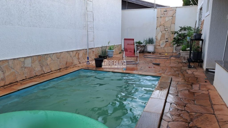Imagem Casa com 3 Quartos à Venda, 308 m² em Jardim São Bento - Uberaba Imagem Casa com 3 Quartos à Venda, 308 m² em Jardim São Bento - Uberaba