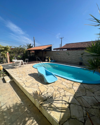 Imagem Casa com 6 Quartos à Venda, 300 m² em Coroados - Guaratuba Imagem Casa com 6 Quartos à Venda, 300 m² em Coroados - Guaratuba