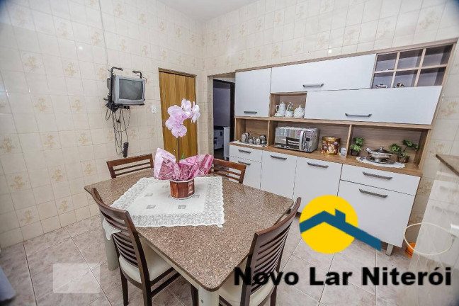 Imagem Casa com 3 Quartos à Venda, 450 m² em Barreto - Niterói Imagem Casa com 3 Quartos à Venda, 450 m² em Barreto - Niterói