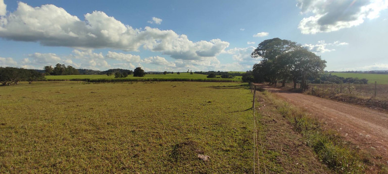 Imagem Chácara com 4 Quartos à Venda, 63 m² em Jardim Marabá - Itapetininga Imagem Chácara com 4 Quartos à Venda, 63 m² em Jardim Marabá - Itapetininga