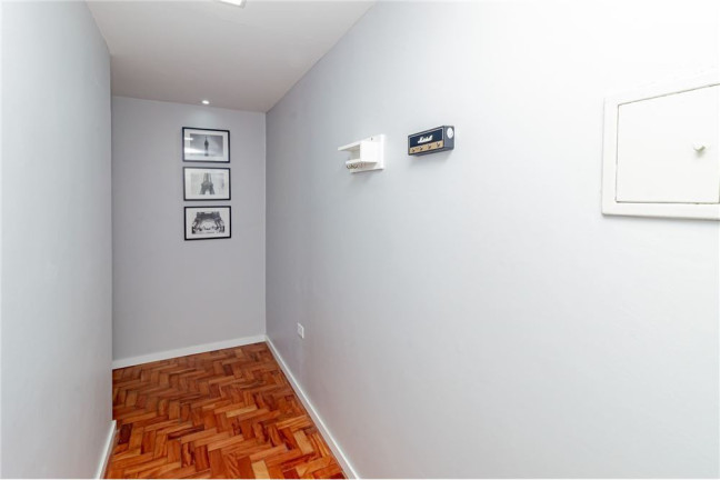 Imagem Imóvel com 2 Quartos à Venda, em São João - Porto Alegre Imagem Imóvel com 2 Quartos à Venda, em São João - Porto Alegre