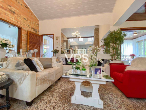 Imagem Casa com 4 Quartos à Venda, 250 m² em Golfe - Teresópolis Imagem Casa com 4 Quartos à Venda, 250 m² em Golfe - Teresópolis