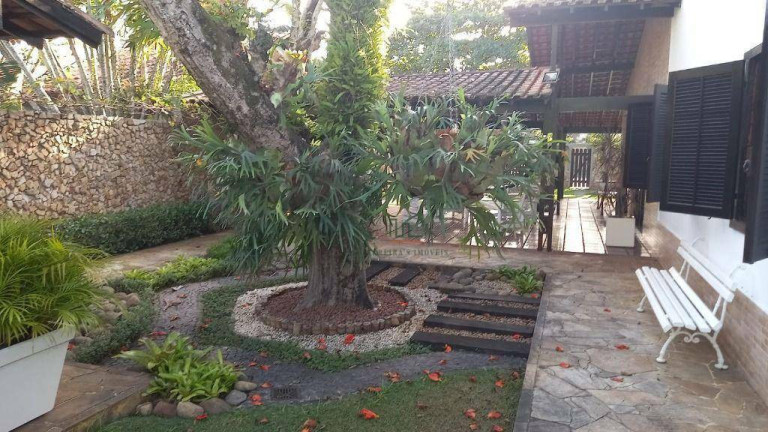 Imagem Casa com 5 Quartos à Venda, 450 m² em Camboinhas - Niterói Imagem Casa com 5 Quartos à Venda, 450 m² em Camboinhas - Niterói