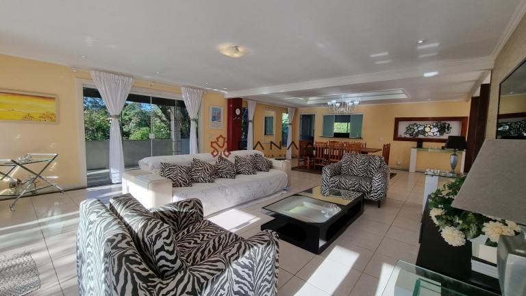 Imagem Casa com 7 Quartos à Venda, 450 m² em Ferradura - Armação Dos Búzios Imagem Casa com 7 Quartos à Venda, 450 m² em Ferradura - Armação Dos Búzios