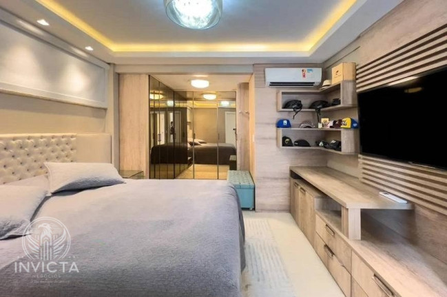 Imagem Apartamento com 3 Quartos à Venda, 200 m² em Centro - Balneário Camboriú