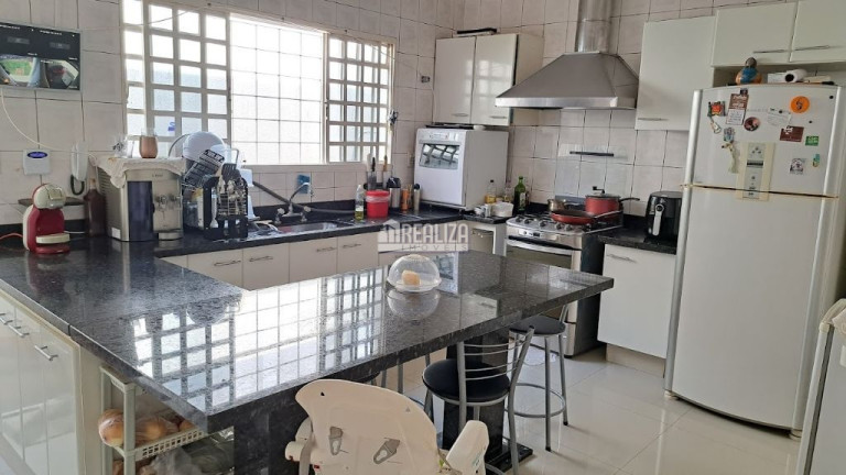 Imagem Casa com 3 Quartos à Venda, 308 m² em Jardim São Bento - Uberaba Imagem Casa com 3 Quartos à Venda, 308 m² em Jardim São Bento - Uberaba