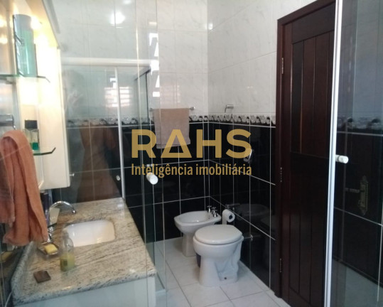 Imagem Casa com 4 Quartos à Venda, 261 m² em América - Joinville