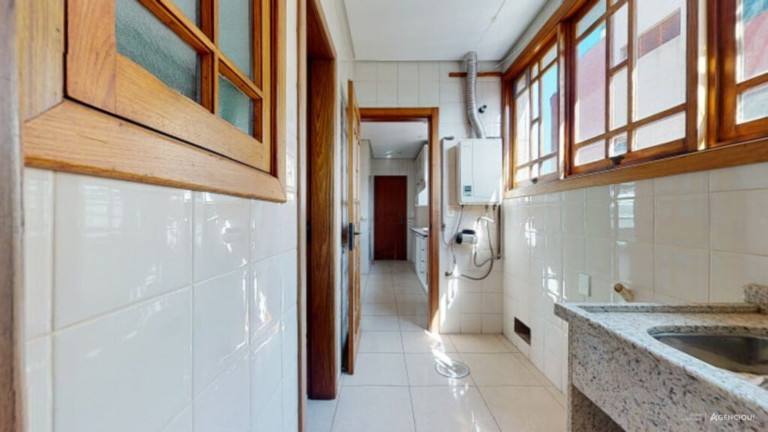 Imagem Imóvel com 5 Quartos à Venda, 410 m² em Petrópolis - Porto Alegre Imagem Imóvel com 5 Quartos à Venda, 410 m² em Petrópolis - Porto Alegre
