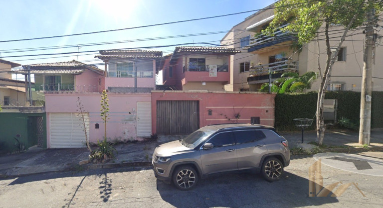 Imagem Casa com 4 Quartos à Venda, 352 m² em Heliópolis - Belo Horizonte Imagem Casa com 4 Quartos à Venda, 352 m² em Heliópolis - Belo Horizonte