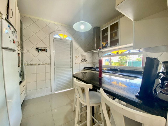 Imagem Casa com 4 Quartos à Venda, 236 m² em Capoeiras - Florianópolis