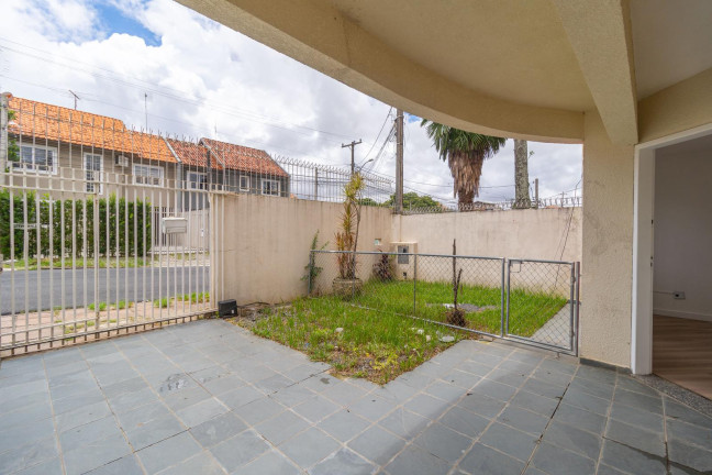 Imagem Sobrado com 3 Quartos para Alugar, 140 m² em São Braz - Curitiba Imagem Sobrado com 3 Quartos para Alugar, 140 m² em São Braz - Curitiba