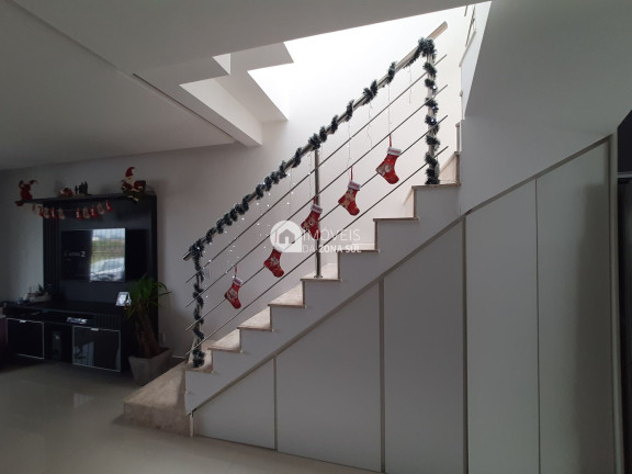 Imagem Casa com 2 Quartos à Venda, 90 m² Imagem Casa com 2 Quartos à Venda, 90 m²