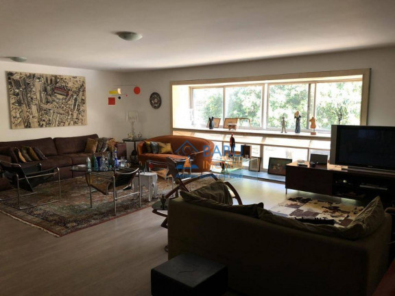 Apartamento com 3 Quartos para Alugar, 220 m² em Higienópolis - São Paulo