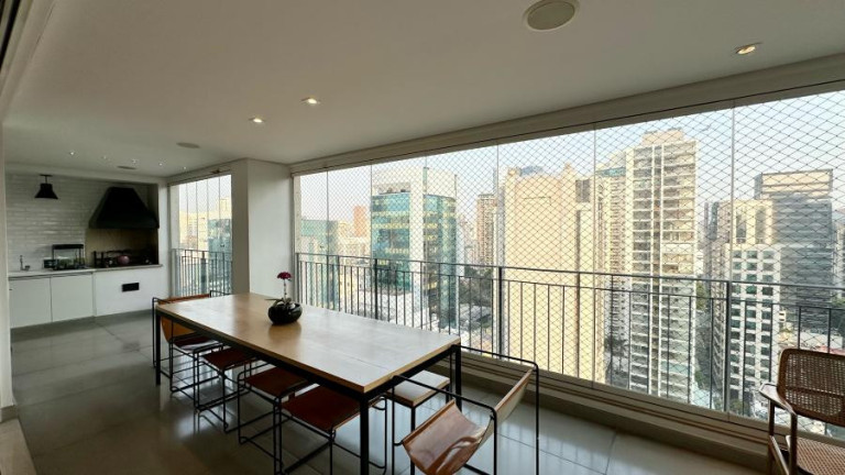 Imagem Apartamento com 3 Quartos à Venda, 223 m² em Itaim Bibi - São Paulo