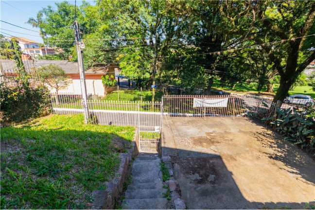 Imagem Casa com 3 Quartos à Venda, em Santa Tereza - Porto Alegre Imagem Casa com 3 Quartos à Venda, em Santa Tereza - Porto Alegre