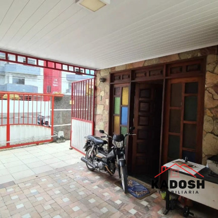 Imagem Casa com 3 Quartos à Venda, 250 m² em Santa Mônica - Feira De Santana Imagem Casa com 3 Quartos à Venda, 250 m² em Santa Mônica - Feira De Santana