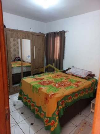 Imagem Imóvel com 3 Quartos à Venda, 80 m² em Jardim Pequena Londres - Londrina