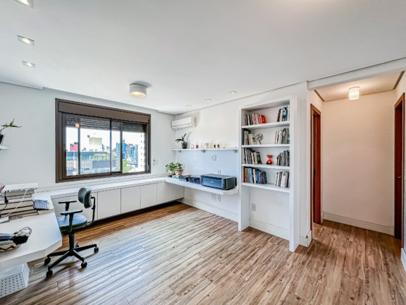 Imagem Imóvel com 3 Quartos à Venda, 168 m² em Rio Branco - Porto Alegre Imagem Imóvel com 3 Quartos à Venda, 168 m² em Rio Branco - Porto Alegre