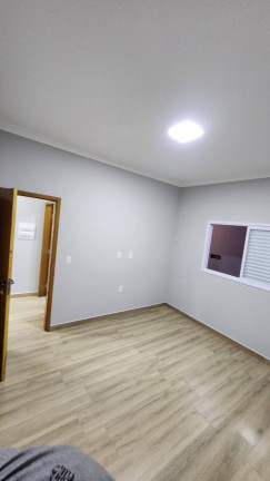 Imagem Casa com 3 Quartos à Venda, 157 m² em Botucatu
