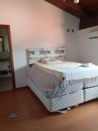 Imagem Casa com 4 Quartos à Venda, 430 m² em Jurerê - Florianópolis Imagem Casa com 4 Quartos à Venda, 430 m² em Jurerê - Florianópolis
