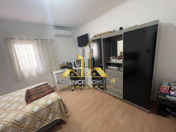 Imagem Casa de Vila com 2 Quartos à Venda, 215 m²