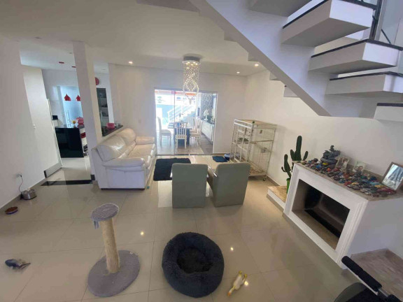 Imagem Casa com 4 Quartos à Venda, 256 m² em Aruã - Mogi Das Cruzes Imagem Casa com 4 Quartos à Venda, 256 m² em Aruã - Mogi Das Cruzes