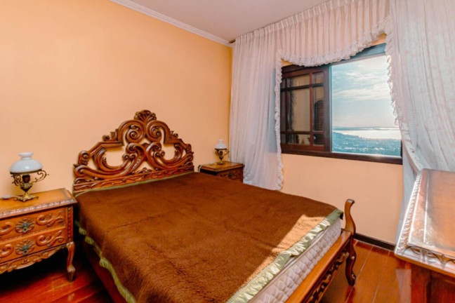 Imagem Imóvel com 4 Quartos à Venda, em Nonoai - Porto Alegre Imagem Imóvel com 4 Quartos à Venda, em Nonoai - Porto Alegre