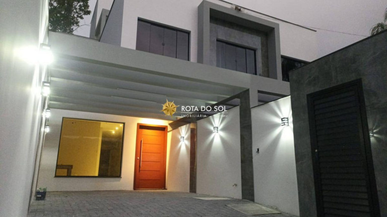 Imagem Sobrado com 3 Quartos à Venda, 138 m² em Mariscal - Bombinhas Imagem Sobrado com 3 Quartos à Venda, 138 m² em Mariscal - Bombinhas
