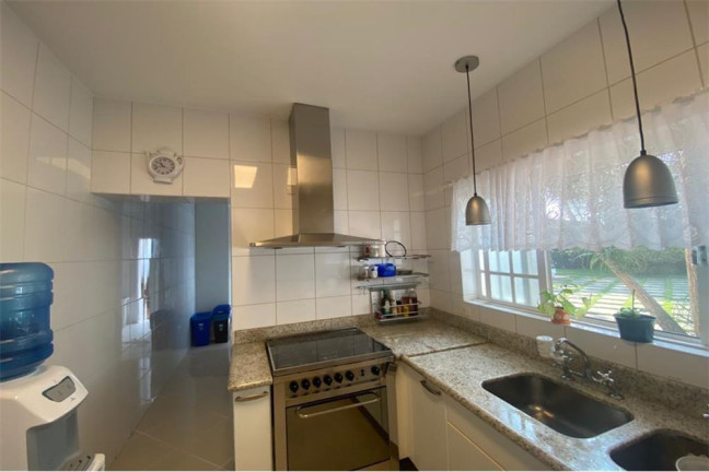 Imagem Casa com 4 Quartos à Venda, em Vila De São Fernando - Cotia Imagem Casa com 4 Quartos à Venda, em Vila De São Fernando - Cotia