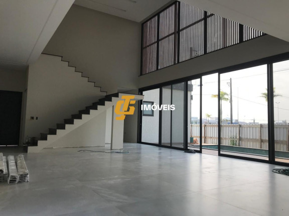 Imagem Casa com 4 Quartos à Venda, 340 m² em Caledônia - Camboriú Imagem Casa com 4 Quartos à Venda, 340 m² em Caledônia - Camboriú