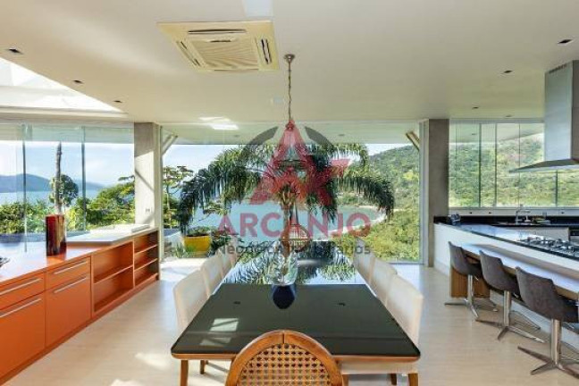 Imagem Casa com 6 Quartos à Venda, 1.100 m² em Praia Vermelha - Ubatuba Imagem Casa com 6 Quartos à Venda, 1.100 m² em Praia Vermelha - Ubatuba