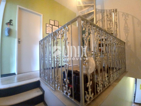 Imagem Casa com 4 Quartos à Venda, 140 m² em Centro - Campos Dos Goytacazes Imagem Casa com 4 Quartos à Venda, 140 m² em Centro - Campos Dos Goytacazes
