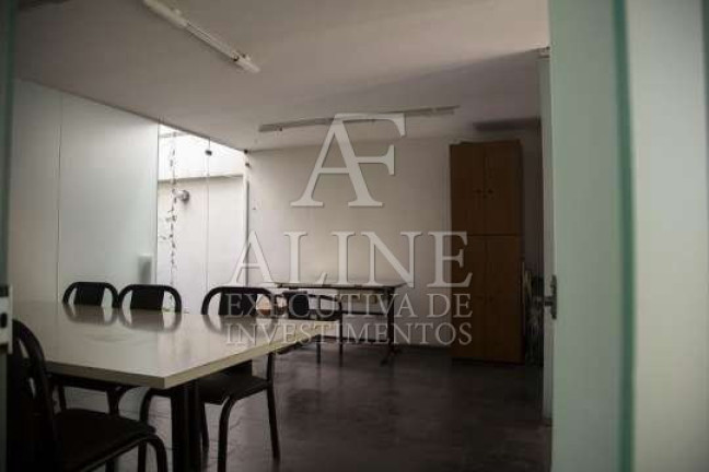 Imagem Sobrado com 4 Quartos à Venda, 200 m² em Indianópolis - São Paulo