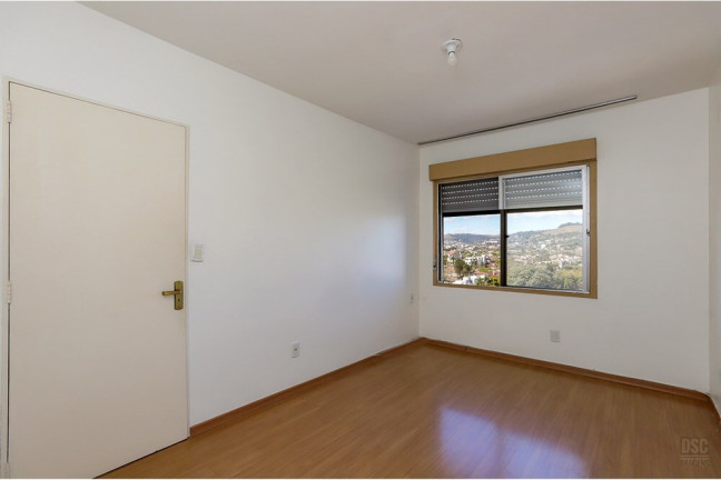 Imagem Imóvel com 2 Quartos à Venda, 63 m² em Cristal - Porto Alegre Imagem Imóvel com 2 Quartos à Venda, 63 m² em Cristal - Porto Alegre