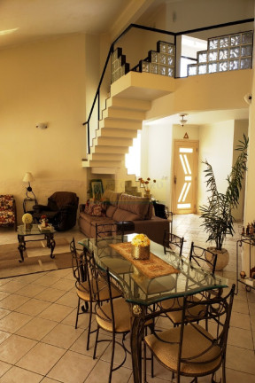 Imagem Sobrado com 3 Quartos à Venda, em Sumaré - Caraguatatuba Imagem Sobrado com 3 Quartos à Venda, em Sumaré - Caraguatatuba