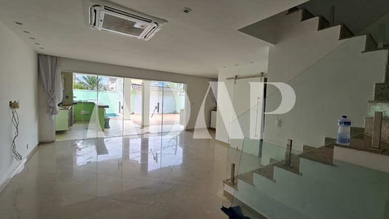 Imagem Casa com 3 Quartos à Venda, 220 m² em Vargem Pequena - Rio De Janeiro