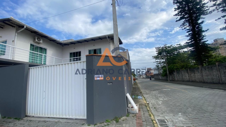 Imagem Casa com 1 Quarto para Alugar, 45 m² em Meia Praia - Navegantes Imagem Casa com 1 Quarto para Alugar, 45 m² em Meia Praia - Navegantes